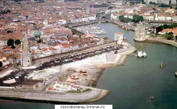 Langa fantana - Tot La Rochelle - In parc
